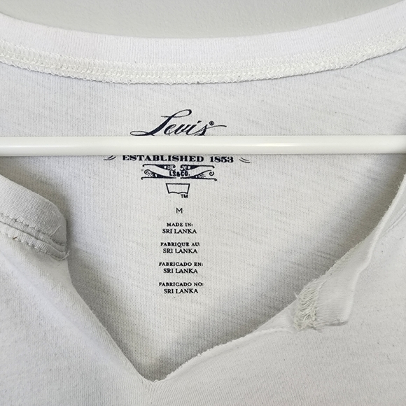 3 for $25 Levi's white ladies t-shirt medium - Picture 3 of 6